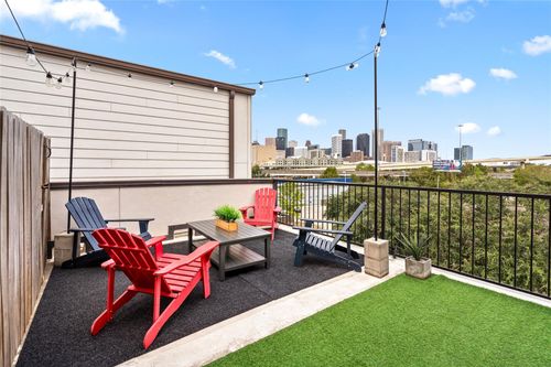 2104 Webster St, Houston, TX, 77003-5944 | Card Image