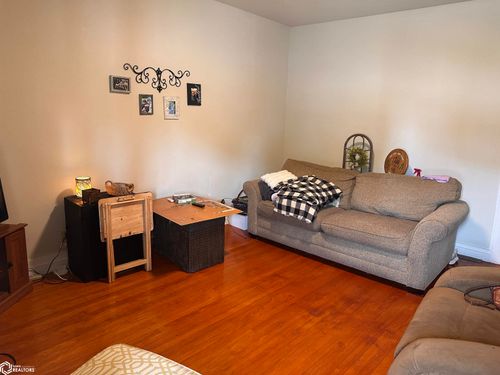 201 S 9th Street, Burlington, IA, 52601 | Card Image