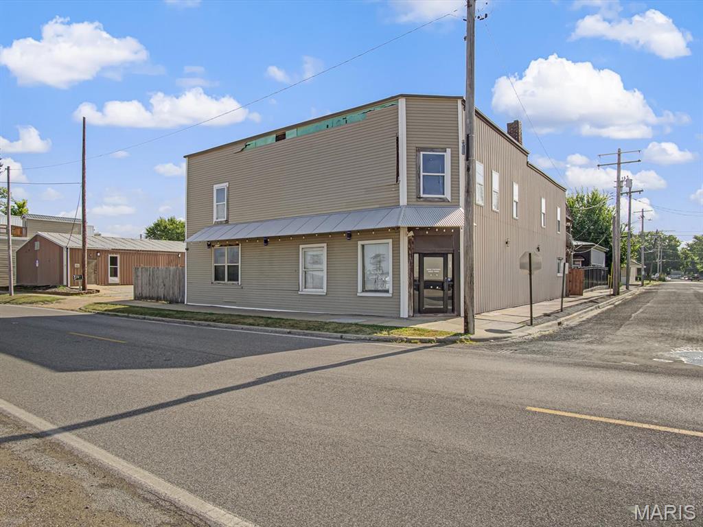 200 N Main St, Dupo, IL 62239