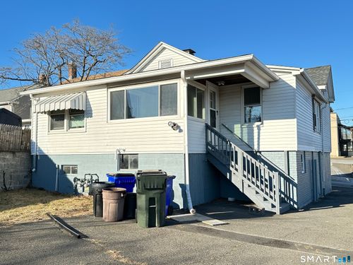 2-40 Oak St, Windsor Locks, CT, 06096-1823 | Card Image