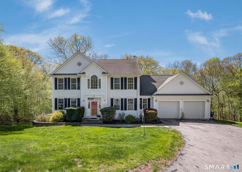 11 White Oak Ln, Quaker Hill, CT, 06375-1045 | Card Image