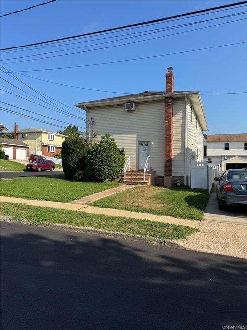 138 Lincoln Rd, Hempstead, NY, 11550-5216 | Card Image