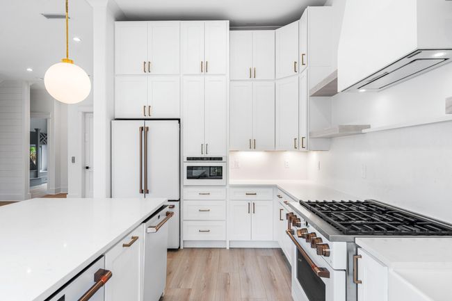 394 Grand Pointe-17 | Image 11