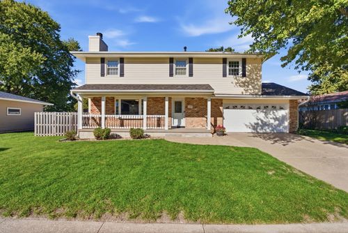 4480 Montclair Ct, Bettendorf, IA, 52722-2226 | Card Image