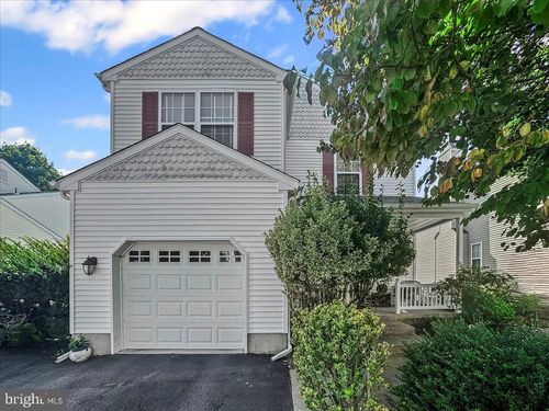 924 Trellis Ln, WEST CHESTER, PA, 19382-7532 | Card Image