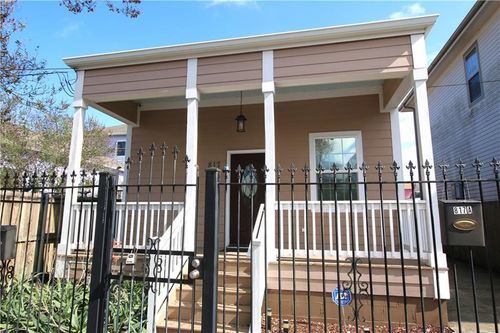 817 Peniston St, New Orleans, LA, 70115-2620 | Card Image