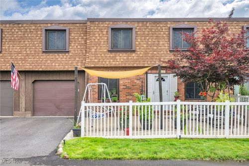 j3-944 Wadsworth Road, Medina, OH, 44256 | Card Image
