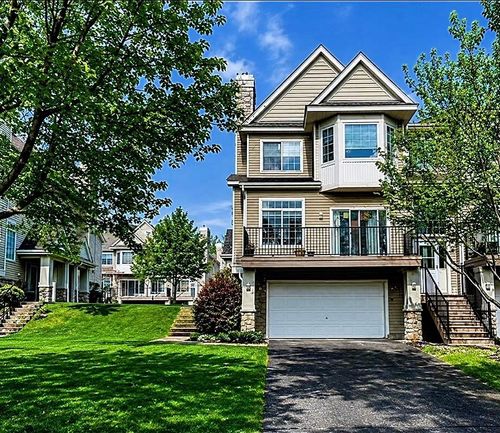 2560 Eagle Trace Ln, Woodbury, MN, 55129-4275 | Card Image