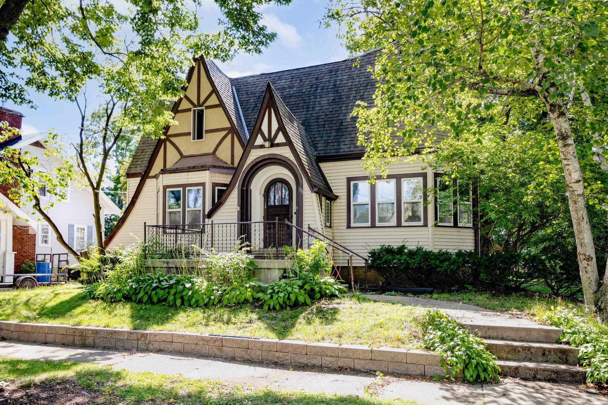 Clarence St, Fort Atkinson, WI 53538