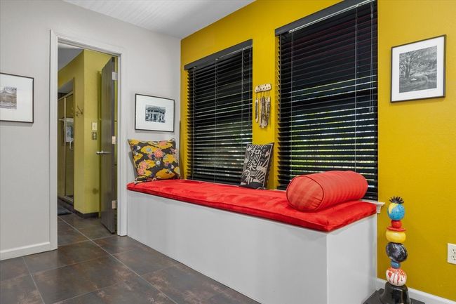 Upstairs Sitting Area | Image 35
