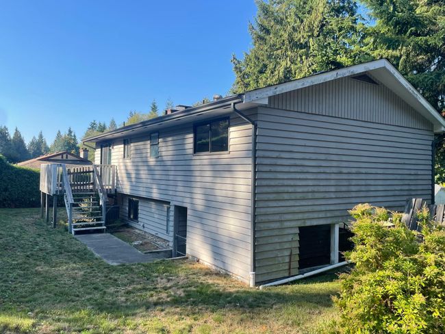 1644 Ymca Road, House other with 3 bedrooms, 1 bathrooms and 3 parking in Gibsons BC | Image 9