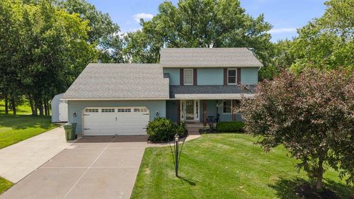 105 Shawnee Cir, Eldridge, IA, 52748-9523 | Card Image