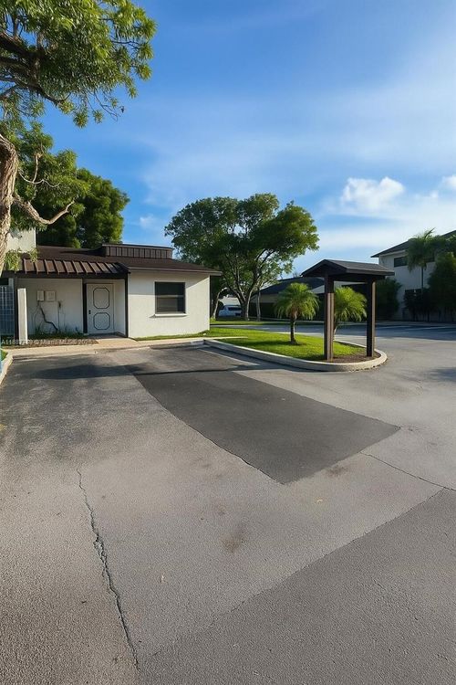 14g-6822 Sw 39th St, Miramar, FL, 33023-6672 | Card Image