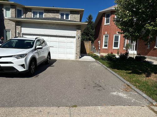 48 Cranmore Crt, Brampton, ON, L6Z2Z8 | Card Image