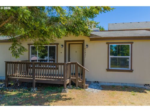 63431 Jerome Rd, Coos Bay, OR, 97420-7640 | Card Image