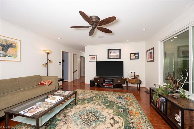 Den to Kitchen | Image 11
