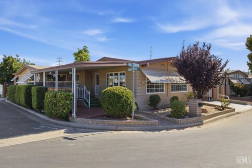 724 46th Street, Bakersfield, CA, 93301 | Card Image