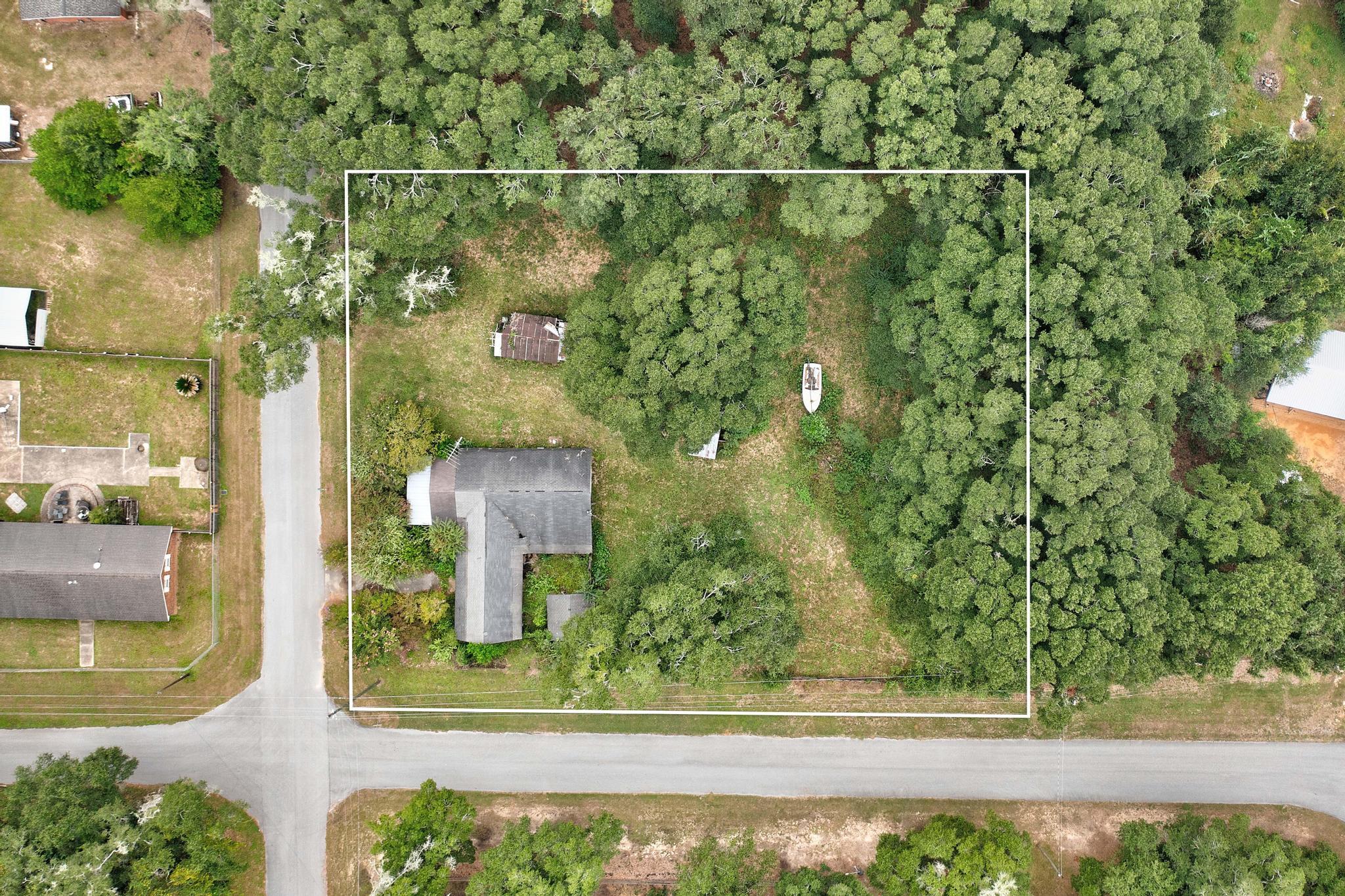 Johnson St, Holt, FL 32564