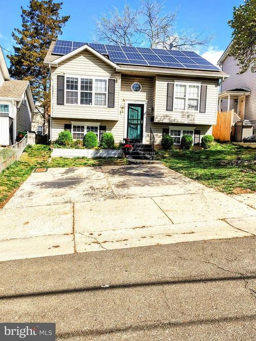 3900 Lawrence St, BRENTWOOD, MD, 20722-2120 | Card Image