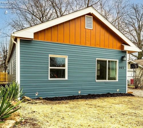 303 Delamere Rd, Vermilion, OH, 44089-2217 | Card Image