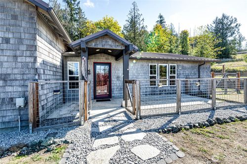 1083 Blyn Springs Rd, Sequim, WA, 98382-7044 | Card Image