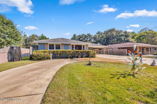 471 Glen Valley Way, Gulfport, MS, 39507-3233 | Card Image