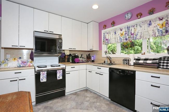 5 Brookview Ter, House other with 4 bedrooms, 3 bathrooms and null parking in Hillsdale NJ | Image 7