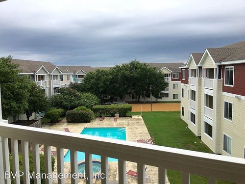 203-527 Southwest Pkwy, College Station, TX, 77840-7143 | Card Image