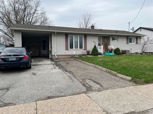 4577 Drummond Rd, Niagara Falls, ON, L2E6C8 | Card Image