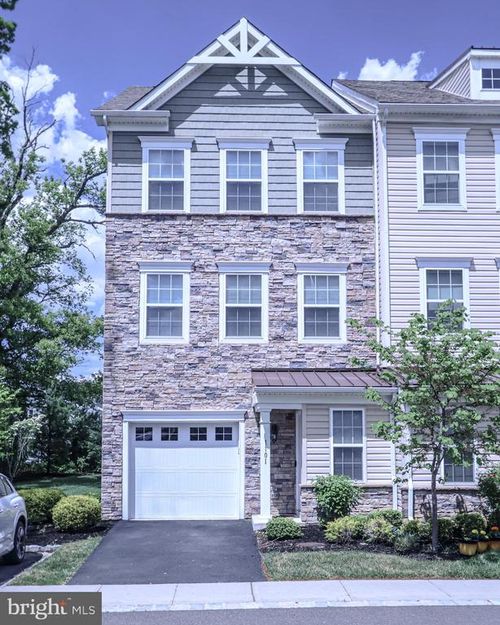 1101 Hights Farm Rd N, MONROE TOWNSHIP, NJ, 08831-6836 | Card Image