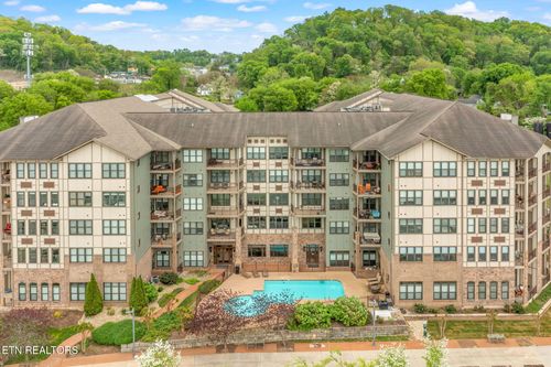 409-445 W Blount Ave, Knoxville, TN, 37920-1106 | Card Image