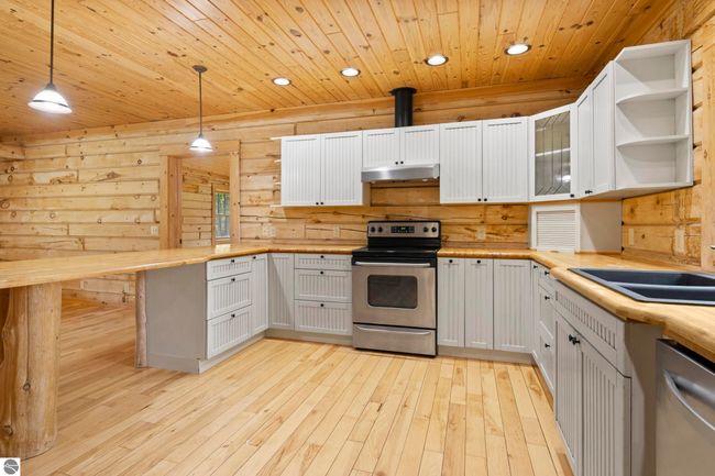 9644 Guenthardt Rd, House other with 5 bedrooms, 2 bathrooms and null parking in Manistee MI | Image 9