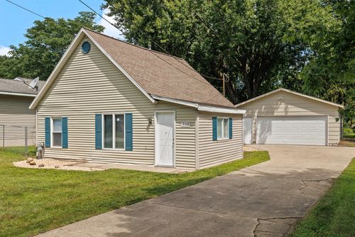 2324 Hughes Ave, Norton Shores, MI, 49441-1306 | Card Image