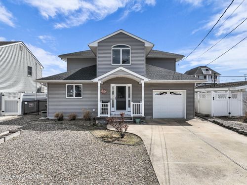 39 Pilot Rd, Toms River, NJ, 08753-2033 | Card Image