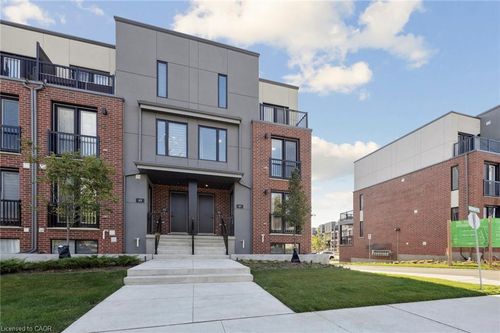 62-99 Roger St, Waterloo, ON, N2J0G1 | Card Image