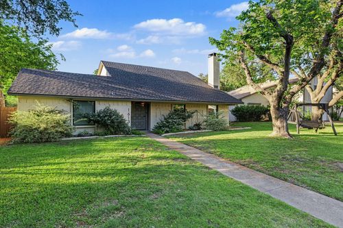 1613 Sara Ln, Richardson, TX, 75081-2527 | Card Image