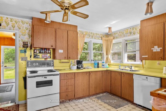 103 Shadow Lake Rd, House other with 5 bedrooms, 2 bathrooms and 8 parking in Coboconk ON | Image 16