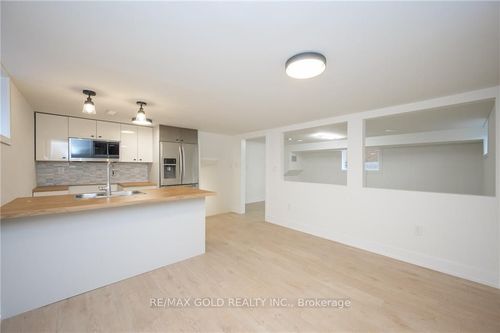 bsmt-54 Moxley Dr, Hamilton, ON, L8T3Y7 | Card Image