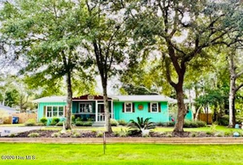 118 Ne 19th St, Oak Island, NC, 28465-6201 | Card Image