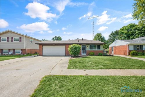 324 Harefoote St, Holland, OH, 43528-9513 | Card Image