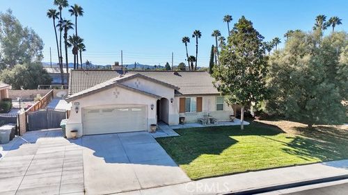 1844 Paradise Way, San Jacinto, CA, 92582-2737 | Card Image