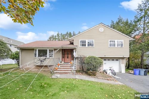 50 Carlson Ct, Closter, NJ, 07624-1309 | Card Image