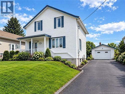 115 46e Ave, Edmundston, NB, E3V3B7 | Card Image