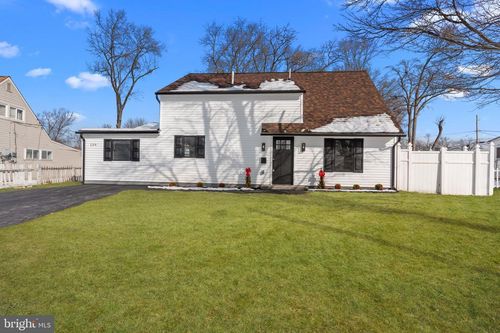 139 Ivy Hill Rd, LEVITTOWN, PA, 19057-2325 | Card Image