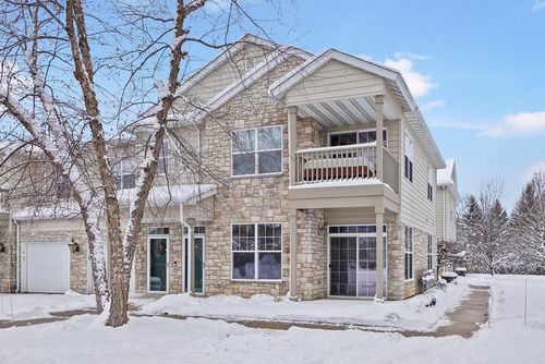 a-N17W26541 Meadowgrass Circle, Pewaukee, WI, 53072 | Card Image