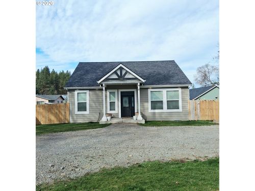 606 2nd St, Cove, OR, 97824-8702 | Card Image