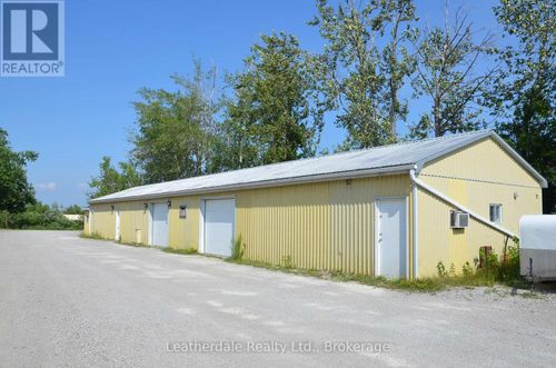 42 Forest Plain Rd, Oro Medonte, ON, L3V0R4 | Card Image