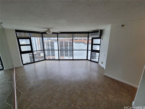 1402-930 Kaheka Street, Honolulu, HI, 96814 | Card Image