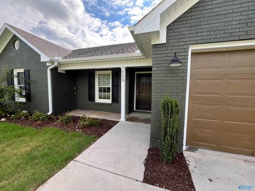 115 Sleepy Hollow Ln, Madison, AL, 35758-7669 | Card Image