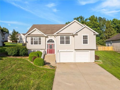 109 Deerfield Dr, Warrensburg, MO, 64093-1530 | Card Image